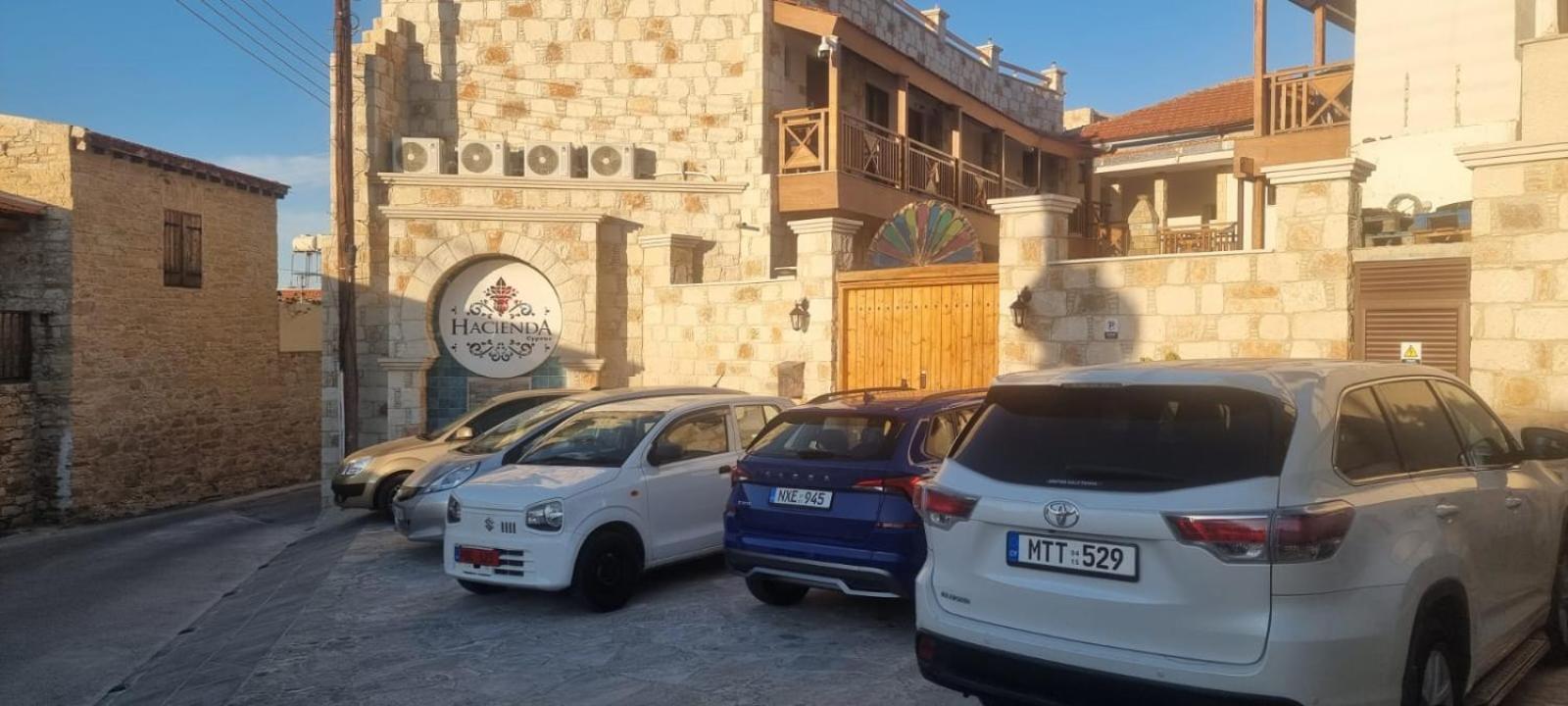 Отель La Hacienda Cyprus Лимасол Экстерьер фото